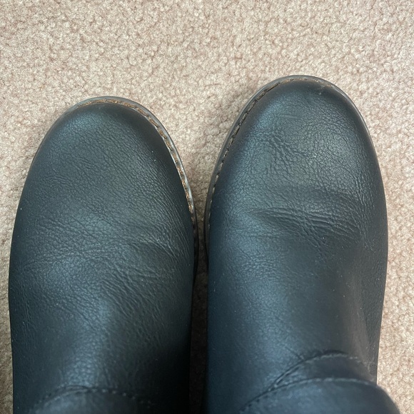 XOXO brand boots. - Picture 5 of 7